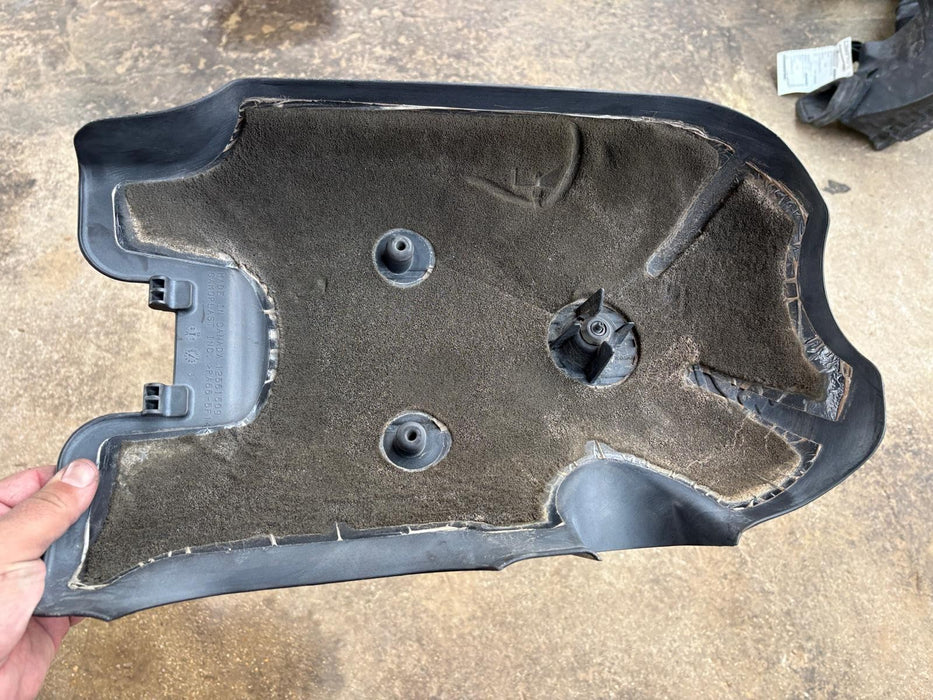 2001-2006 Chevrolet Silverado 4.8L 5.3L 6.0L Engine Cover OEM