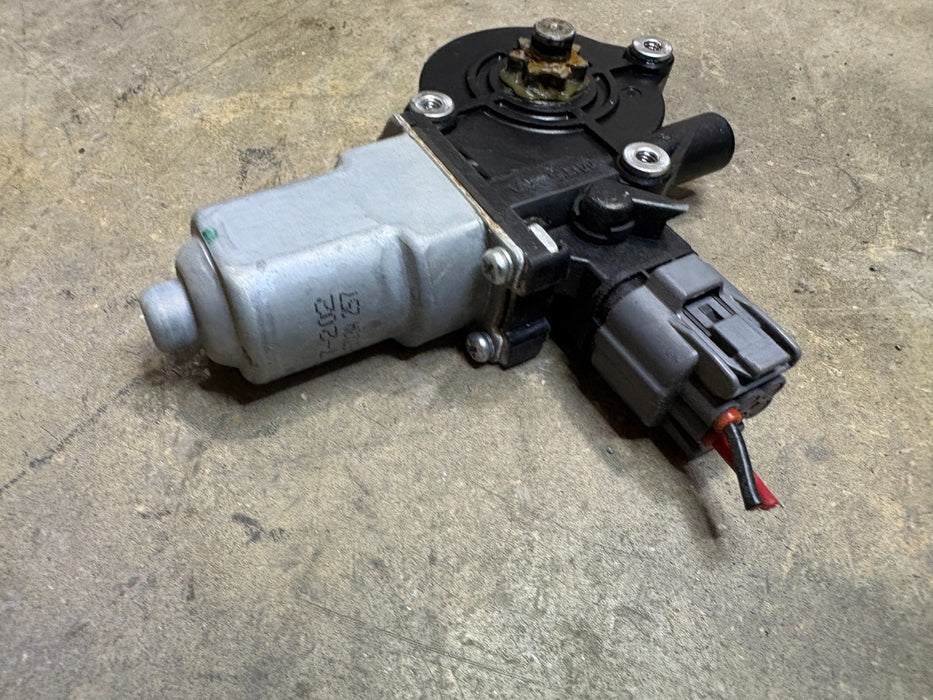 2014-2020 MITSUBISHI OUTLANDER REAR LEFT SIDE DOOR WINDOW MOTOR OEM