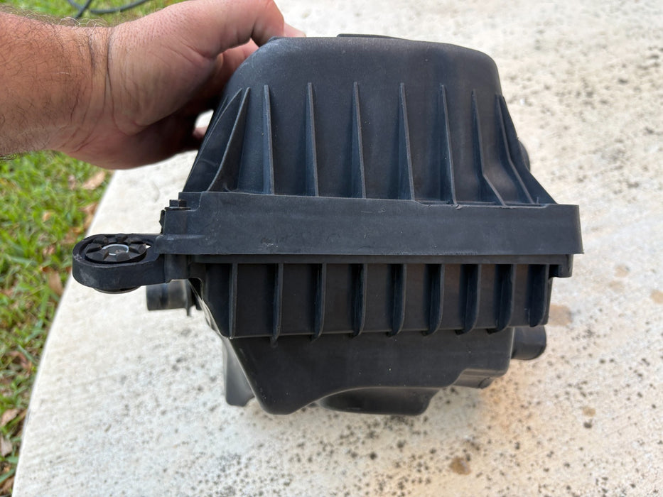 2018-2024 CHEVROLET EQUINOX AIR FILTER BOX CLEANER ASSY OEM 84640370