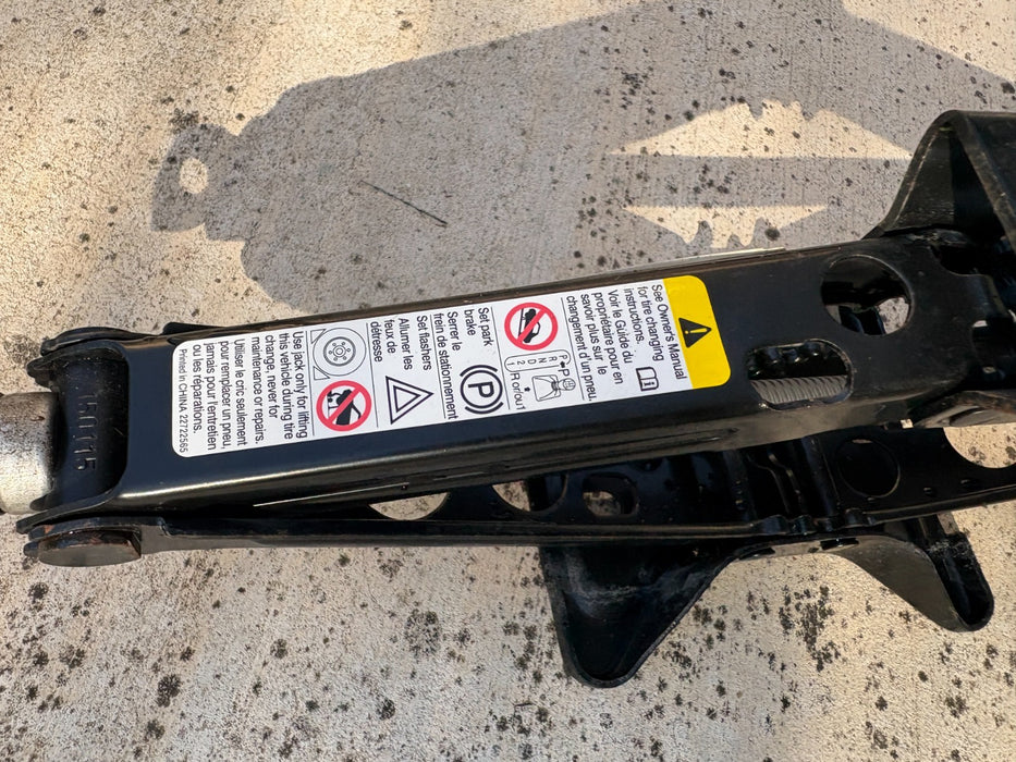 2010 - 2017 Chevrolet Equinox Scissor Lift Jack OEM