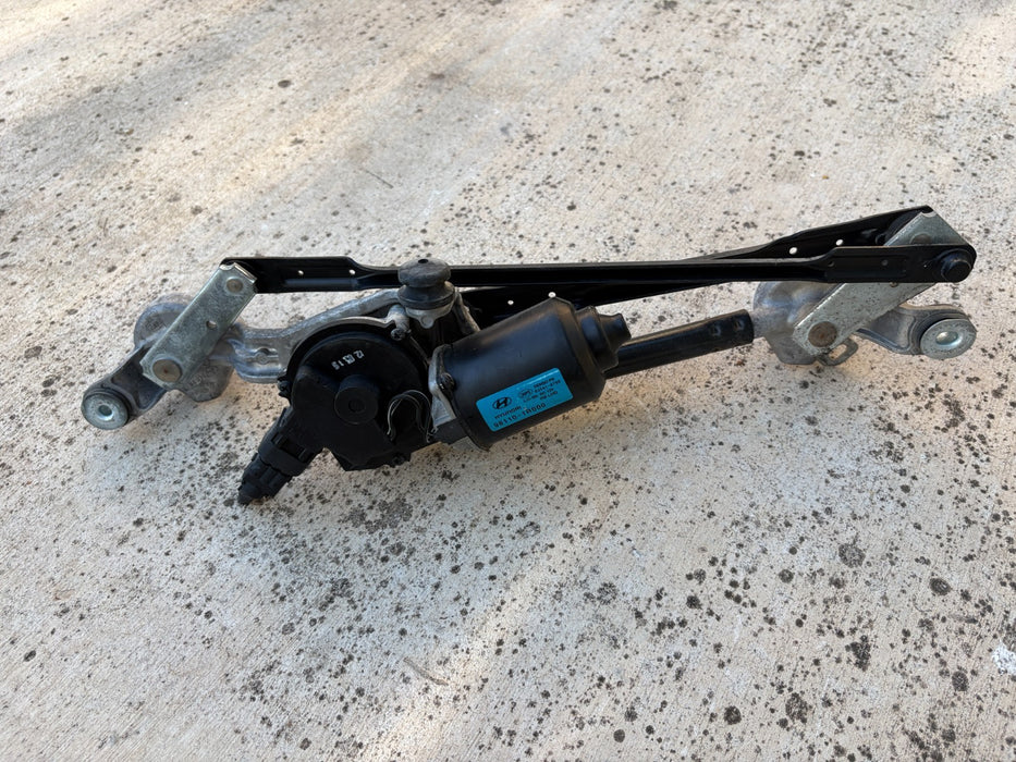 2012 - 2017 HYUNDAI ACCENT WINDSHIELD WIPER MOTOR W LINKAGE OEM