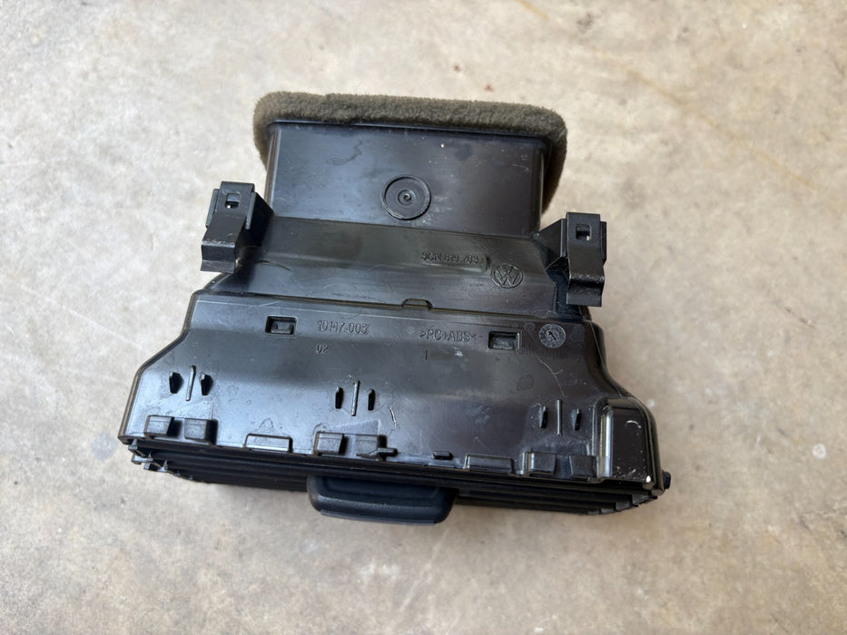 2018-2023 VOLKSWAGEN ATLAS FRONT DRIVER SIDE AIR VENT OEM 3CN819703