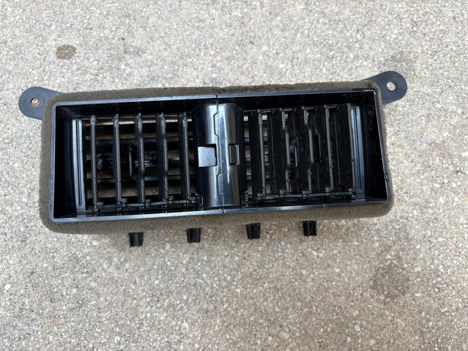 2018-2023 Volkswagen Atlas Cross Rear Center Console AIR VENT 3CN819203B OEM