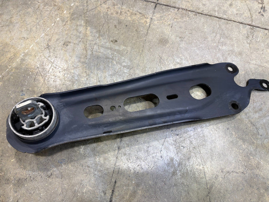 2018-2024 CHEVROLET EQUINOX REAR LEFT TRAILING LOWER CONTROL ARM 84175532 OEM
