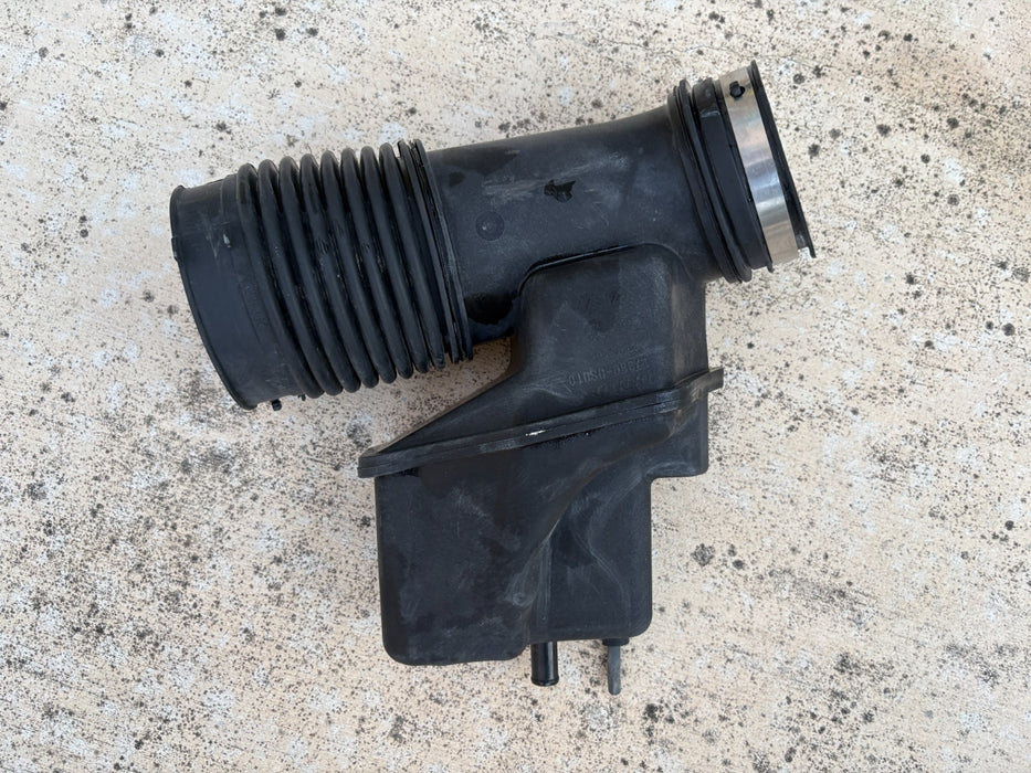 2017-2021 TOYOTA TUNDRA 5.7L V8 AIR INTAKE FILTER HOSE OEM