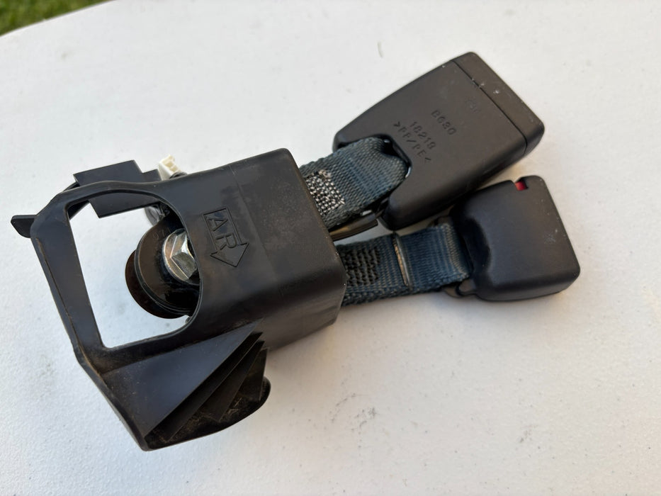 2019-2023 TOYOTA COROLLA REAR PASSENGER SEAT BELT BUCKLE BLACK ASSY OEM