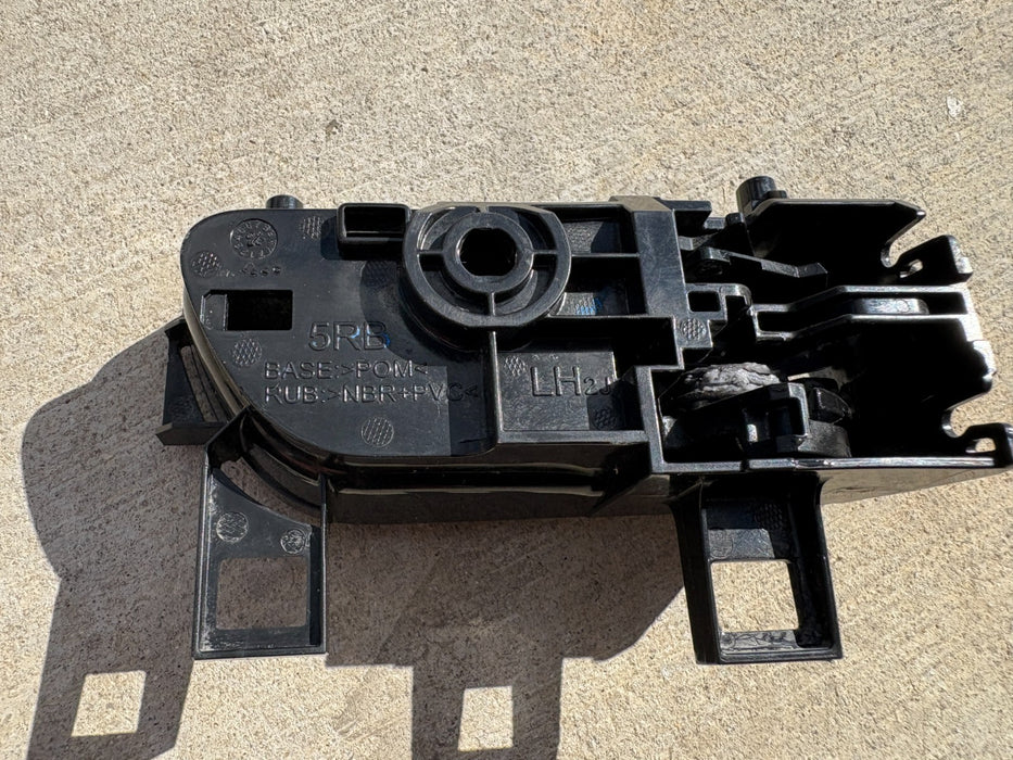2020-2025 Nissan Versa FRONT LEFT DRIVER SIDE DOOR INNER HANDLE #806715RB1A OEM