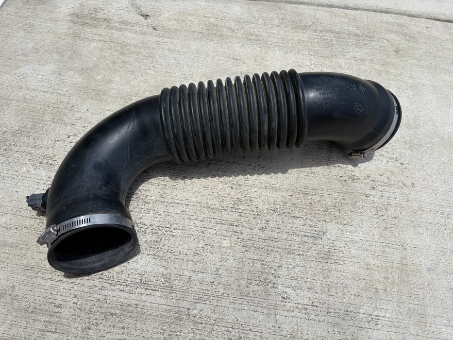 2013-2024 RAM CLASSIC 1500-3500 ENGINE 5.7 INTAKE TUBE CLEAN AIR DUCT 68090732AA