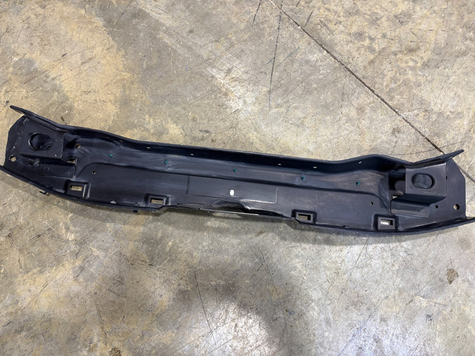 2011- 2021 JEEP GRAND CHEROKEE 3.6L RADIATOR UPPER TIE BAR SUPPORT BRACKET OEM