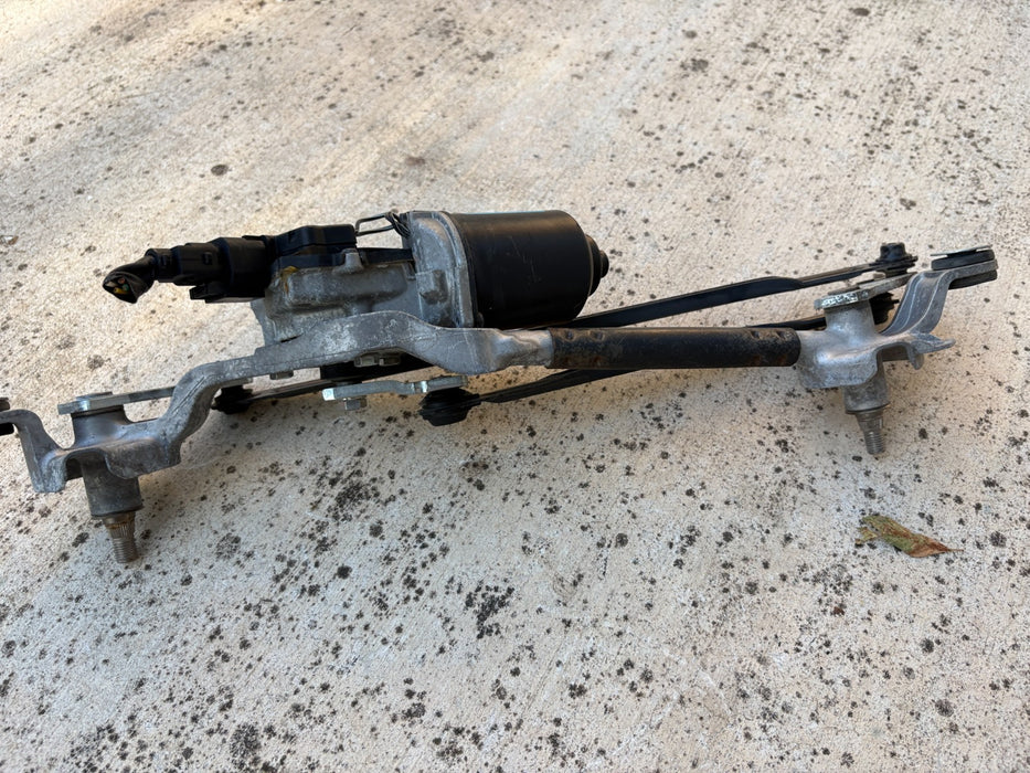 2012 - 2017 HYUNDAI ACCENT WINDSHIELD WIPER MOTOR W LINKAGE OEM