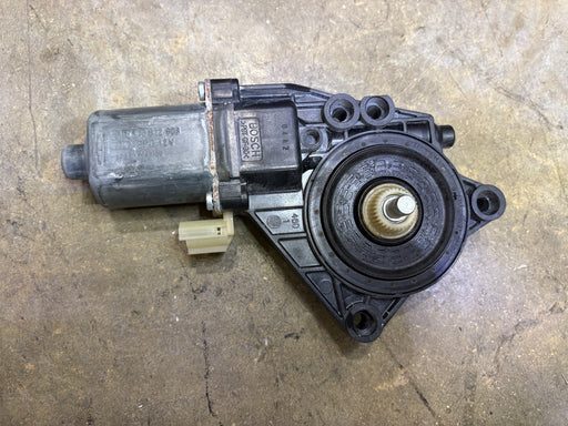 2011 - 2014 Hyundai Sonata Front Right Side Door Window Motor OEM 130822608