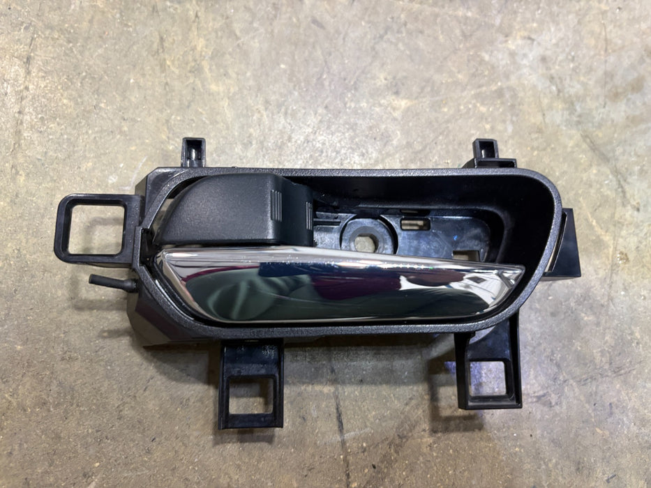 2018-2024 Nissan Kicks Front Left Side INTERIOR DOOR PANEL INSIDE HANDLE, OEM