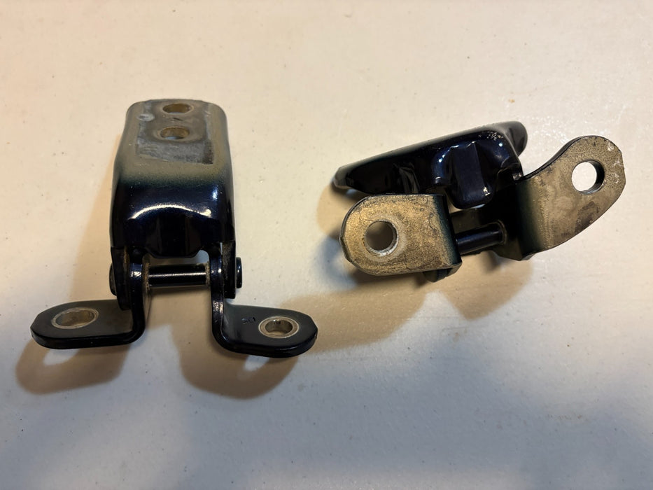 2020-2026 TOYOTA COROLLA FRONT RIGHT DOOR HINGE UPPER & LOWER SET OEM