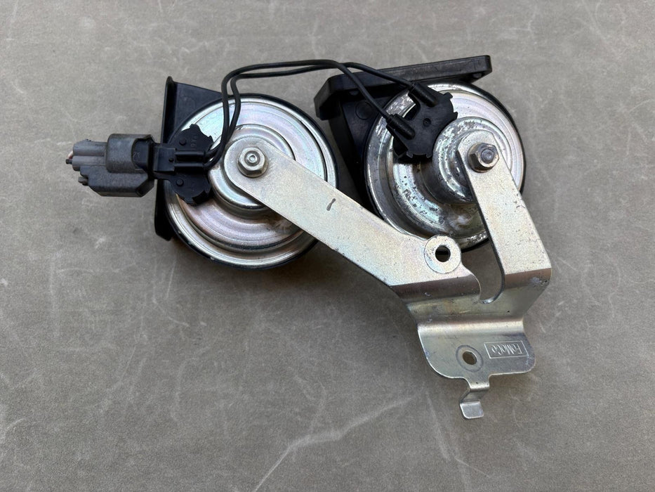 2013-2016 Ford Escape High & Low Tone Horn Assembly OEM