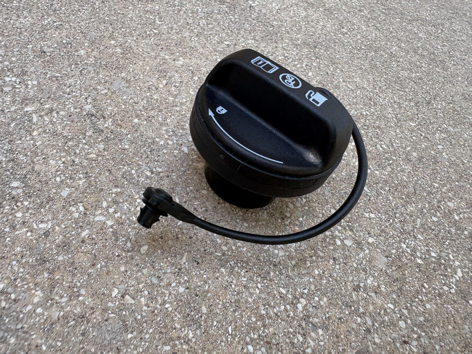 2021 - 2026 HYUNDAI SANTA FE FUEL GAS FILLER CAP TANK OEM