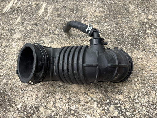 2019 2020 2021 2022 Hyundai Accent Air Cleaner Air Intake Hose OEM 28140-H9600
