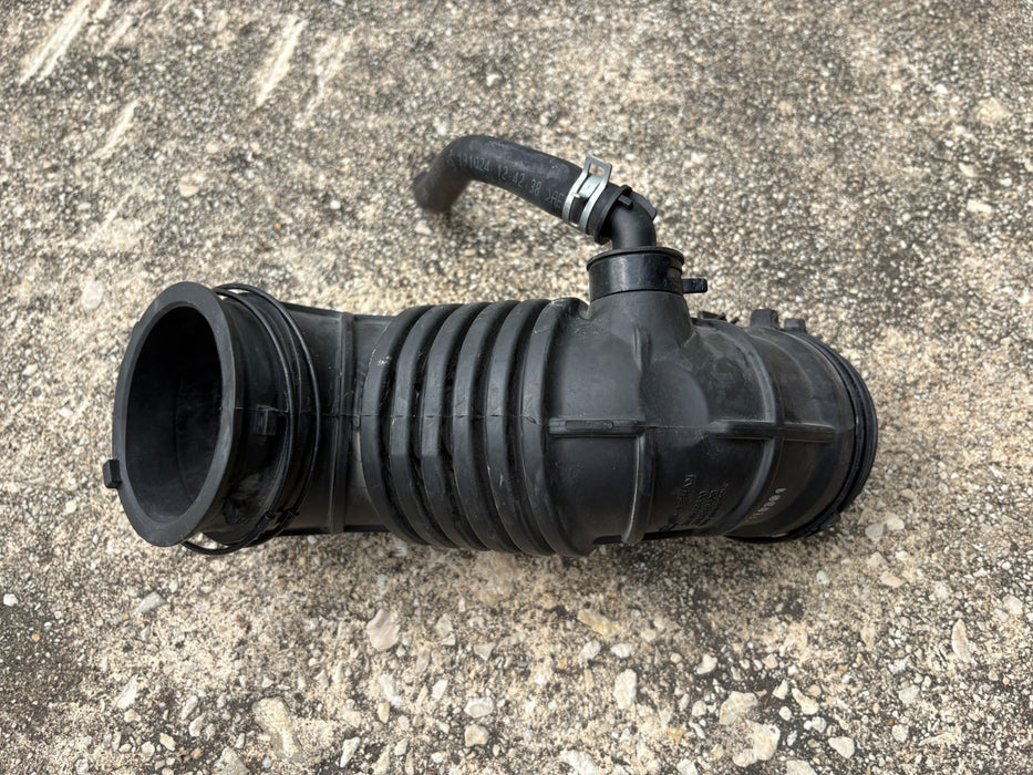 2019 2020 2021 2022 Hyundai Accent Air Cleaner Air Intake Hose OEM 28140-H9600