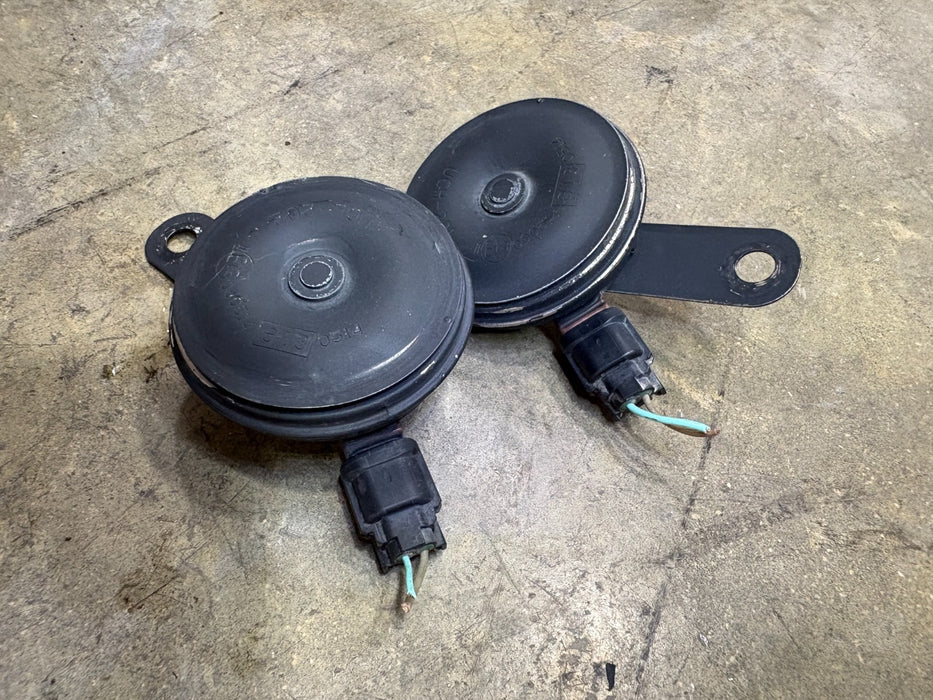2017 - 2022 HONDA CR-V HORN ASSEMBLY HIGH & LOW SET OEM