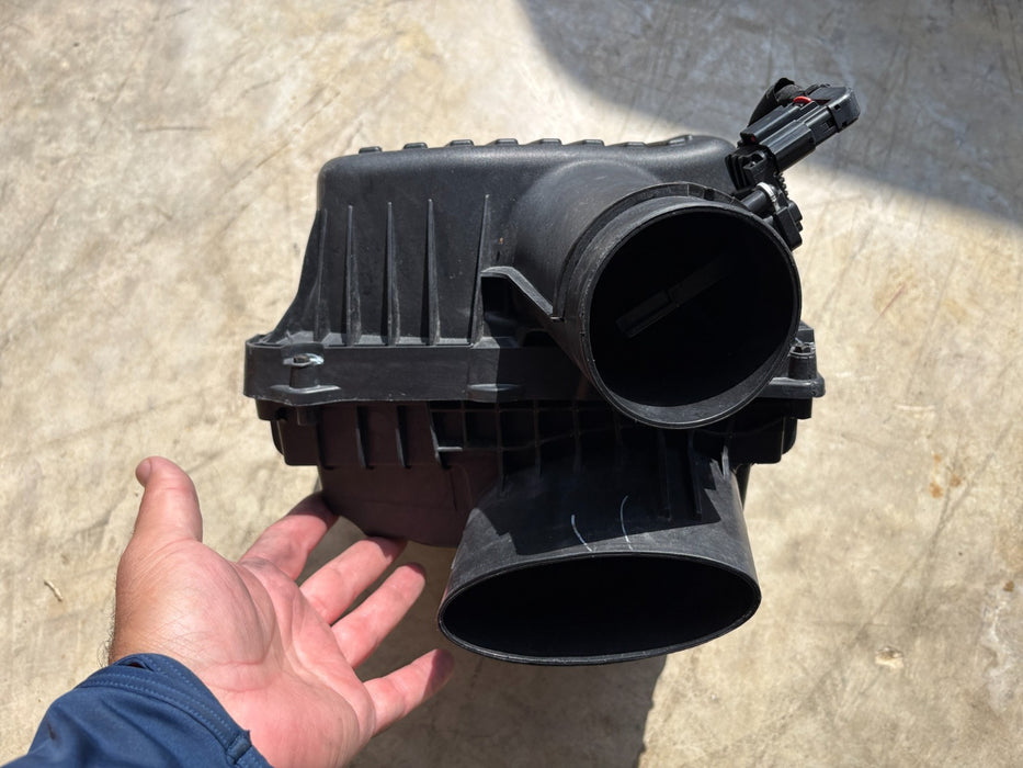 2018-2024 GMC TERRAIN 1.5L ENGINE MOTOR AIR FILTER CLEANER BOX OEM 84640370