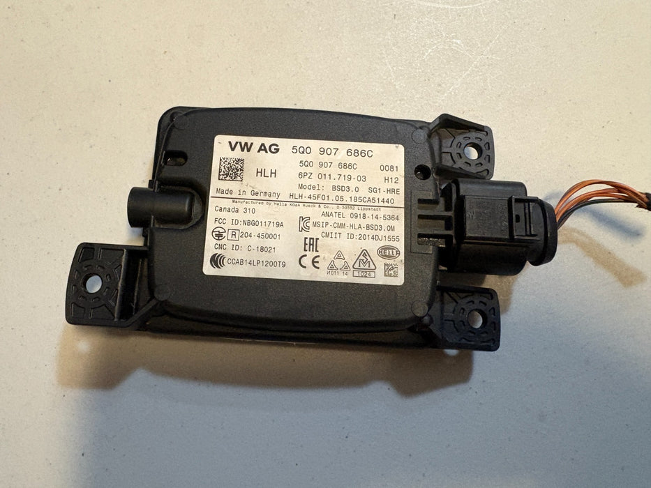 2018-2021 VOLKSWAGEN ATLAS RIGHT REAR BLIND SPOT SENSOR MODULE OEM 5Q0907686C