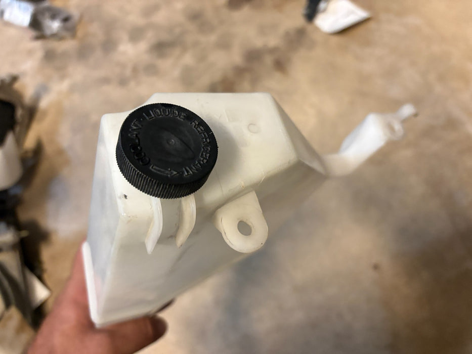 2009 - 2014 Nissan Murano Coolant Reservoir Overflow Bottle Expansion Tank w/Cap
