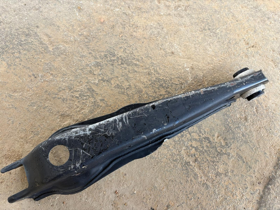 2017 - 2019 CADILLAC XT5 3.6L AWD REAR LEFT DRIVER SIDE LOWER CONTROL ARM OEM