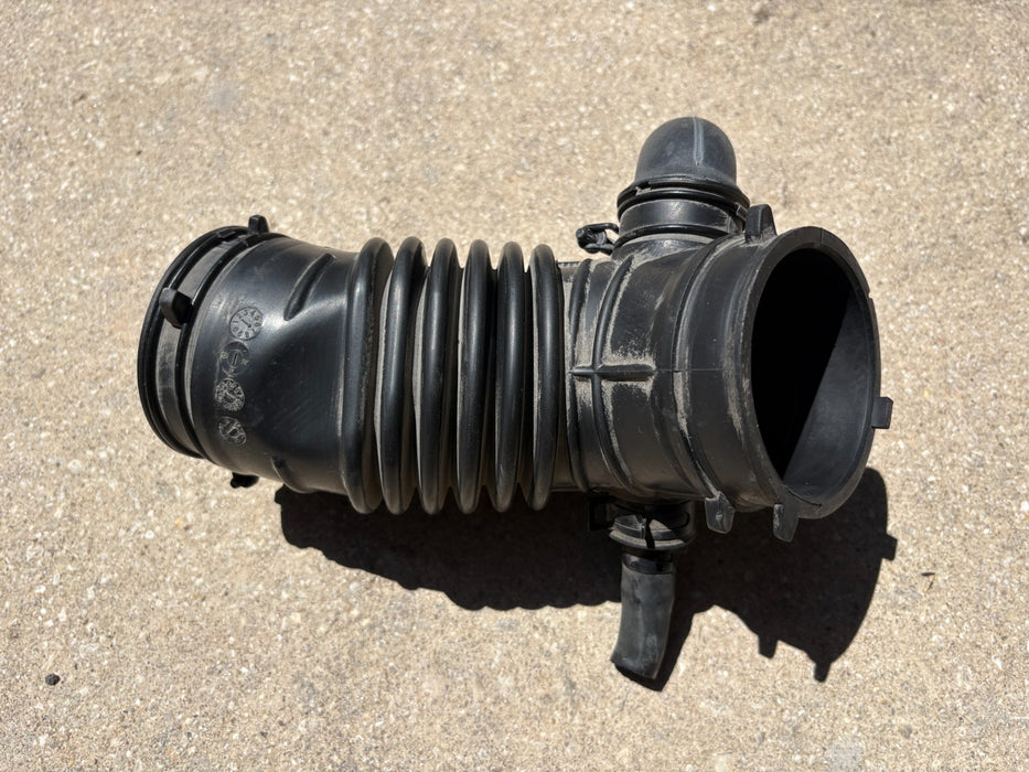 2013 - 2017 Hyundai Elantra Air Cleaner Tube Intake Hose OEM