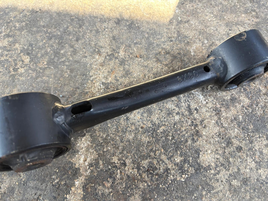2015 - 2019 Toyota Highlander 3.5L Rear Right Lateral Arm OEM