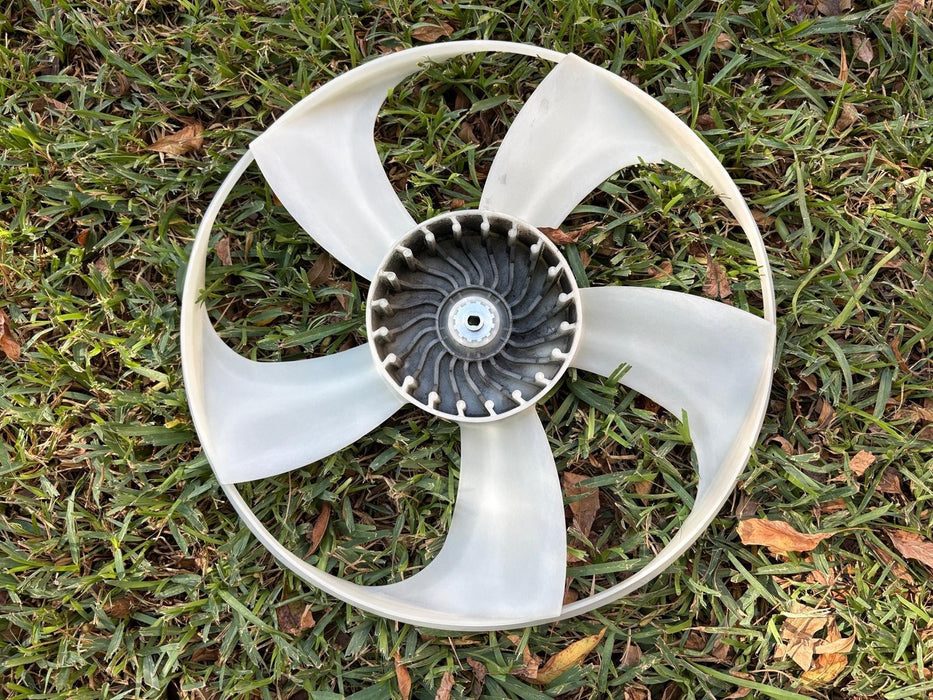 2017 - 2022 Honda CR-V CRV 1.5L Radiator Fan Driver Side Single Fan No Motor OEM