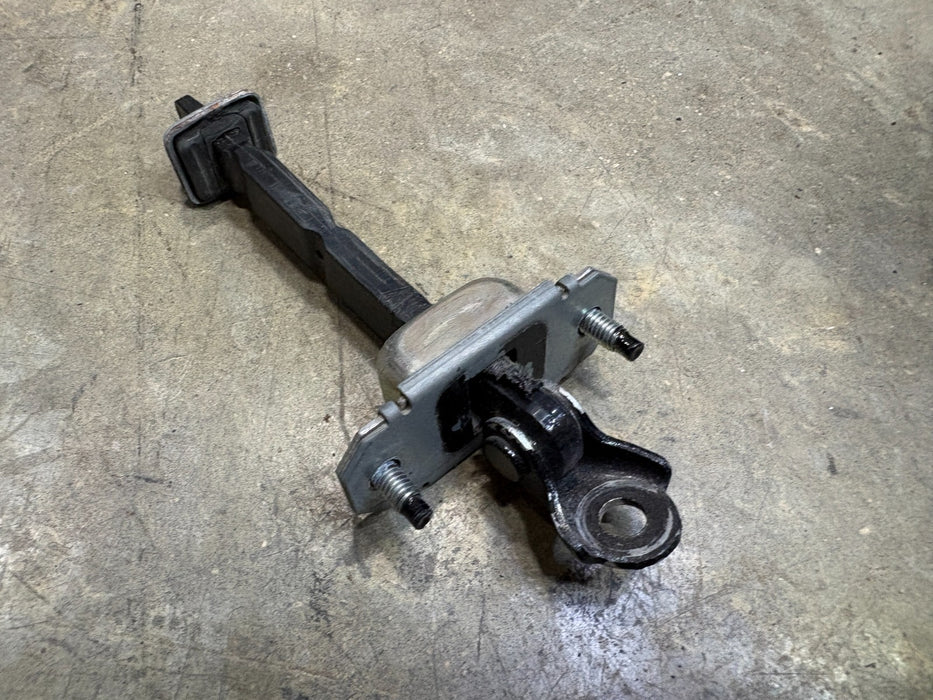 2015-2018 SUBARU WRX FRONT LEFT SIDE DOOR CHECK STRAP STOPPER OEM