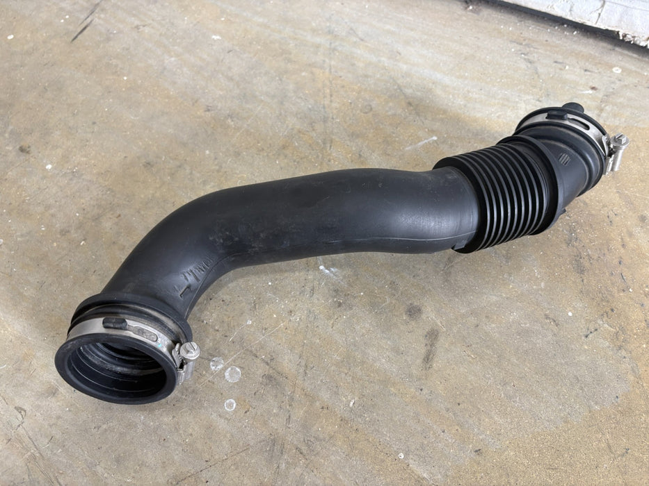 2012 - 2016 FORD FIESTA 1.0L AIR INTAKE PIPE HOSE C1B1-9C623-AC OEM