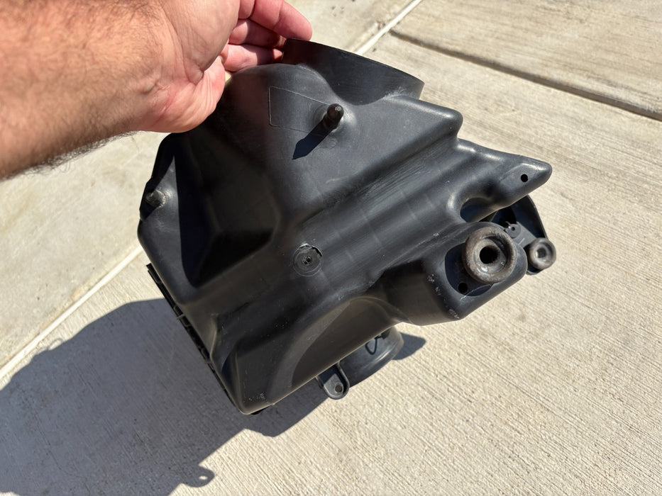 2011-2016 Dodge Grand Caravan Mopar Air Cleaner Filter Housing, OEM #4861729AB