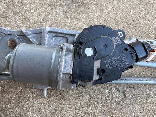 2020 - 2023 TOYOTA COROLLA WINDSHIELD WIPER TRANSMISSION LINKAGE & MOTOR OEM