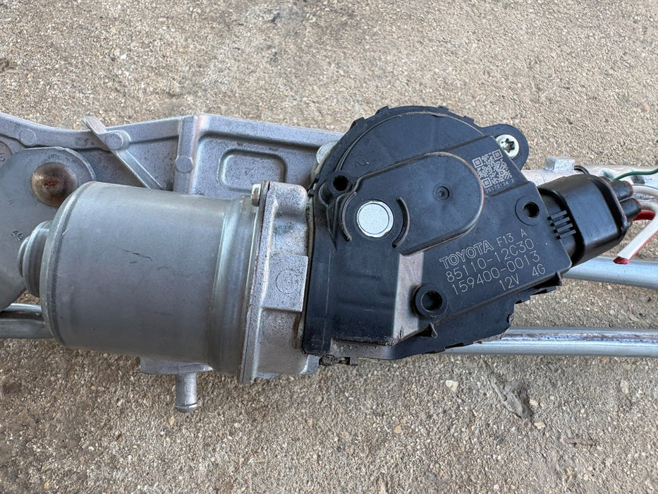2020 - 2023 TOYOTA COROLLA WINDSHIELD WIPER TRANSMISSION LINKAGE & MOTOR OEM