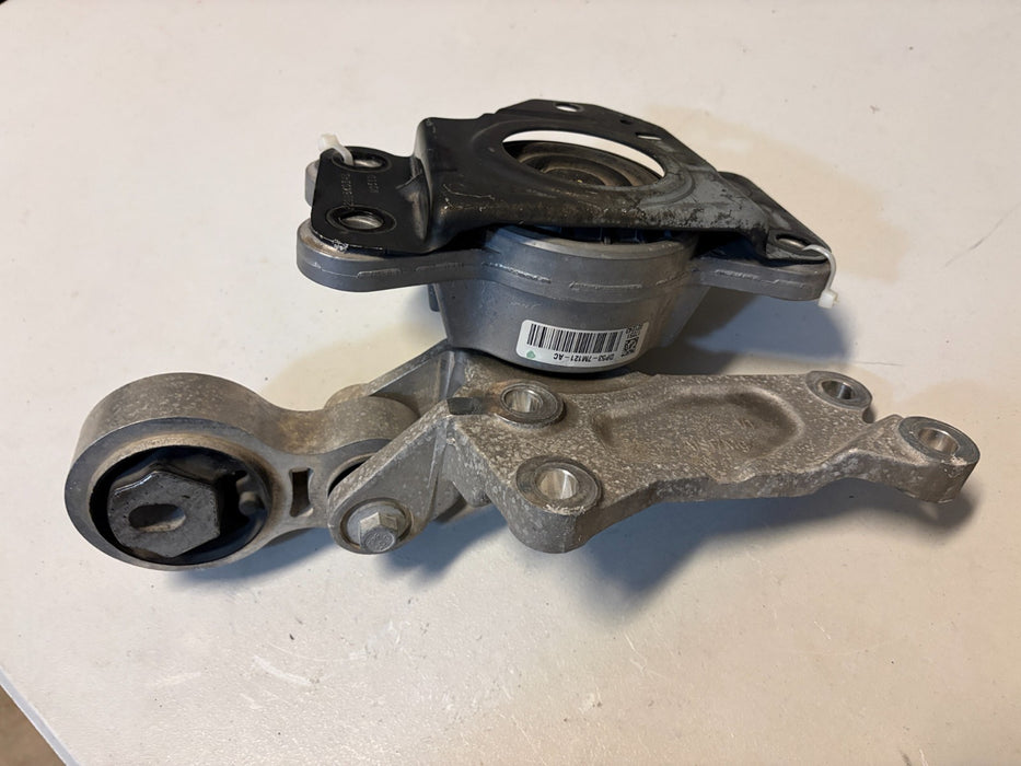 2015-2018 Ford Edge Transmission Upper Mount Support Bracket DP53-7M121-AC OEM