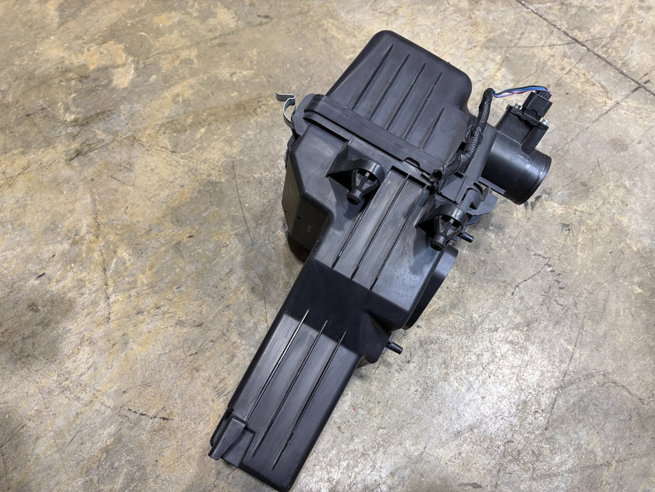 2018 - 2023 Nissan Kicks 1.6L Air Cleaner Intake Filter Box Assembly OEM