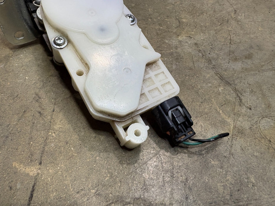 2017-2020 Mitsubishi ASX  Tailgate trunk lock latch A147218 OEM