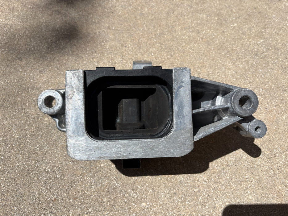 2022-2025 HYUNDAI TUCSON LEFT FRONT ENGINE MOTOR MOUNT OEM