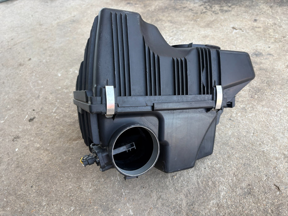 2013 - 2018 BMW X4 AIR INTAKE CLEANER BOX ASSEMBLY OEM
