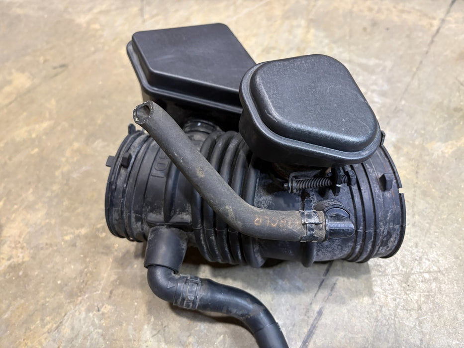 2013-2019 HYUNDAI SANTA FE 3.3 FWD ENGINE AIR CLEANER INTAKE HOSE TUBE PIPE OEM