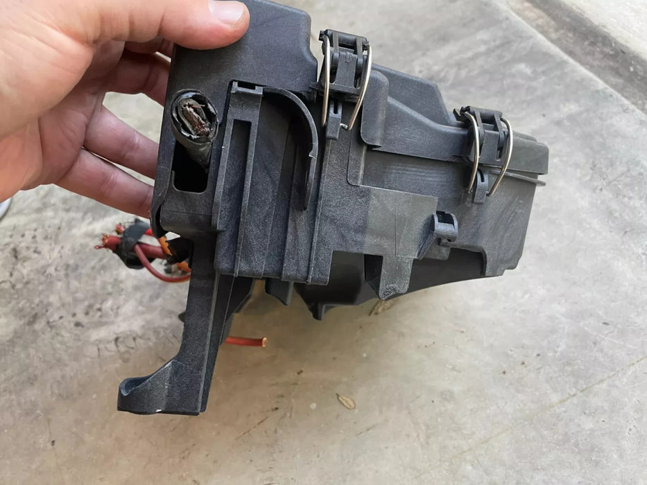 2014-2019 MERCEDES-BENZ CLA-Class CLA250 2.0L Engine Fuse Relay Box OEM