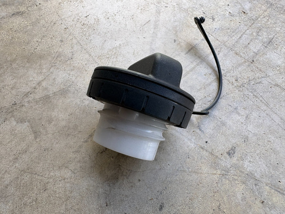 2019 - 2025 TOYOTA COROLLA FUEL GAS TANK FILLER CAP OEM