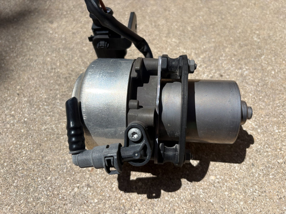 2019-2024 VOLKSWAGEN JETTA 1.4L POWER BRAKE BOOSTER VACUUM PUMP 5Q0612181D OEM