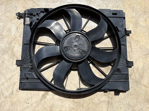2017 - 2022 Mercedes Benz GLC300 2.0 TURBO Radiator Fan Motor OEM 3135104282