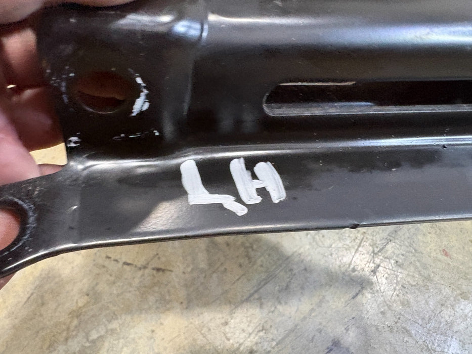 2020-2022 TOYOTA COROLLA FRONT LEFT SIDE TRANSMISSION MOUNT BRACKET OEM