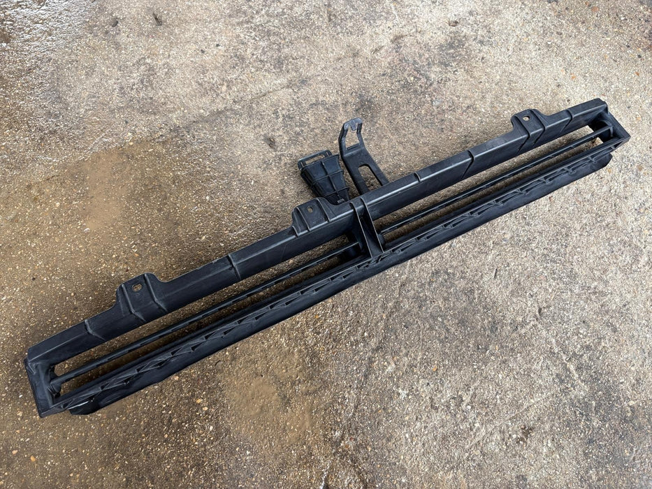 2018-2023 GMC TERRAIN LOWER AIR SHUTTER 84614525