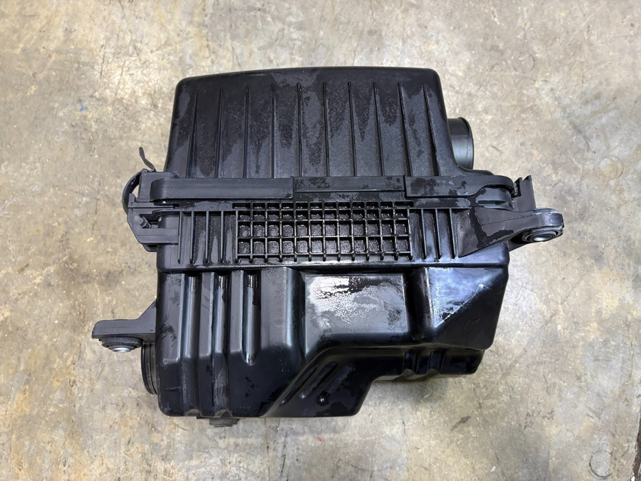 2012-2017 HYUNDAI VELOSTER 1.6L AIR CLEANER BOX ASSEMBLY 28110-1R100 OEM