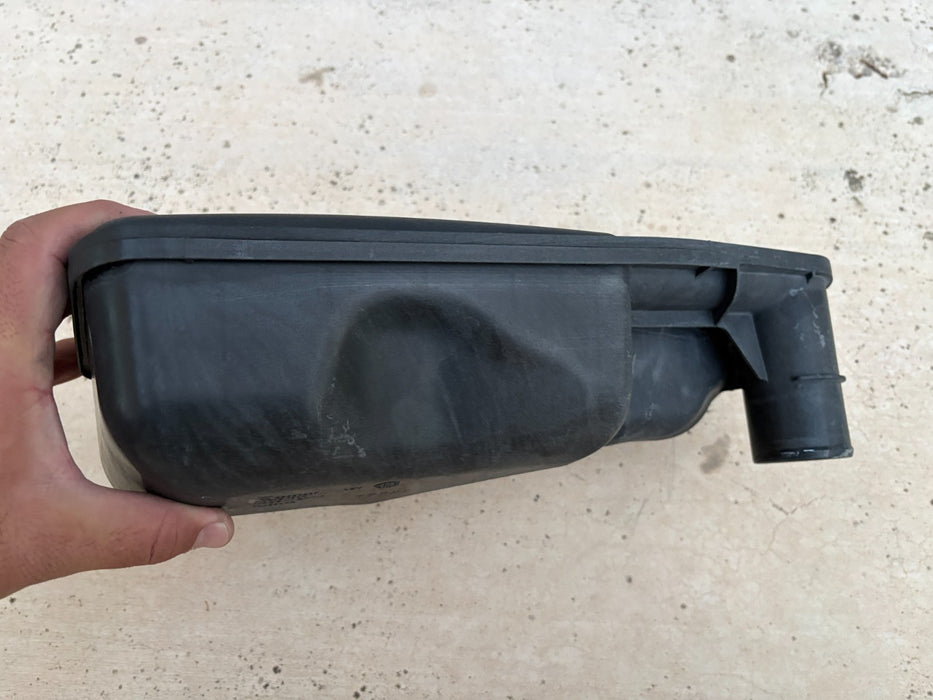 2017-2020 BUICK ENVISION MOTOR ENGINE AIR INTAKE DUCT RESONATOR OEM