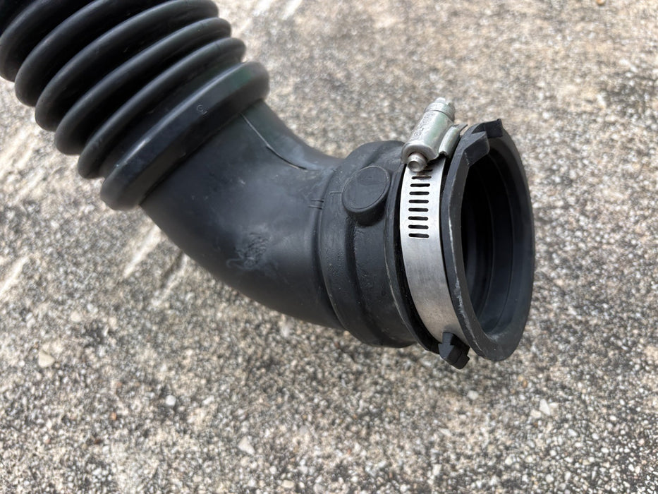 2011-2017 Jeep Patriot Air Intake Duct Tube Hose 04891621AC OEM