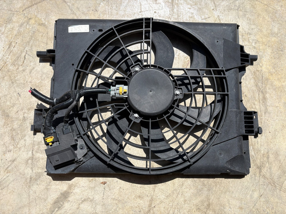 2018 2019 2020 2021 Nissan Kicks 1.6L Radiator Fan Assembly OEM